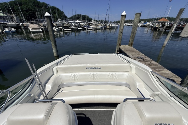 30ft Formula Yacht For Sale