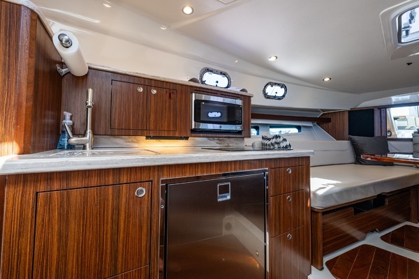 Pursuit OS 355 Yacht For Sale