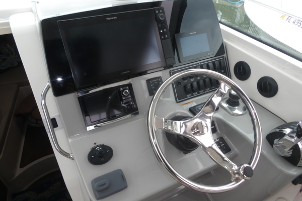 Wayward Kracken 31ft Boston Whaler Yacht For Sale
