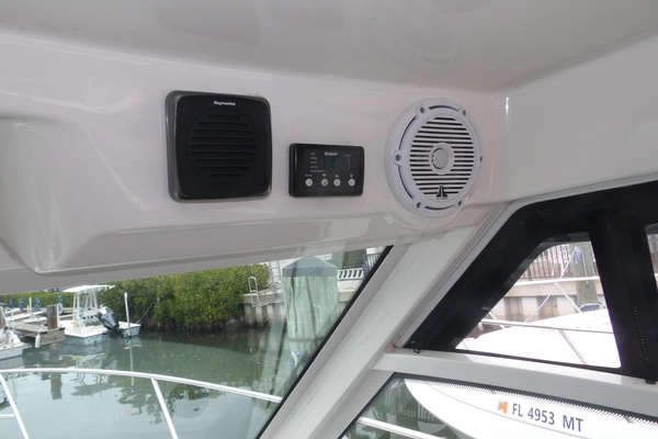 Wayward Kracken 31ft Boston Whaler Yacht For Sale