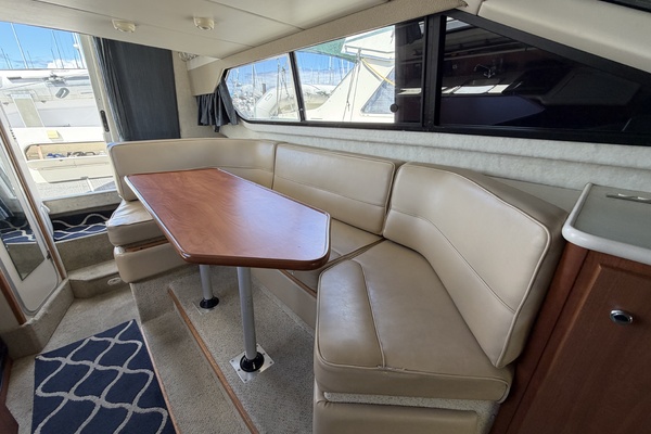 28ft Bayliner Yacht For Sale