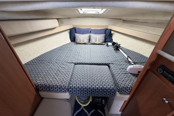 28ft Bayliner Yacht For Sale