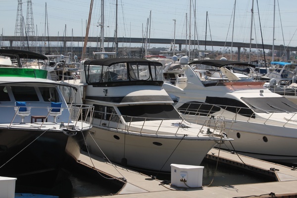 Photo of the 1989 Californian Aft Cabin "CODA"