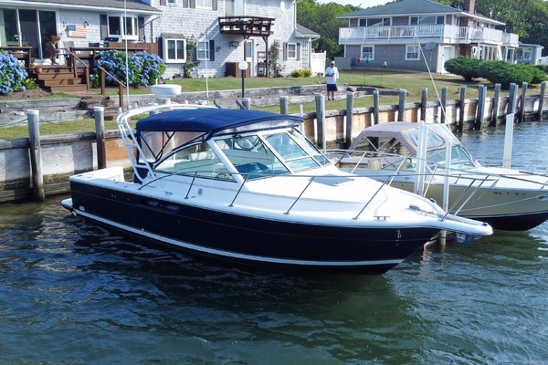 Photo of the 2001 Tiara Yachts 2900 Coronet
