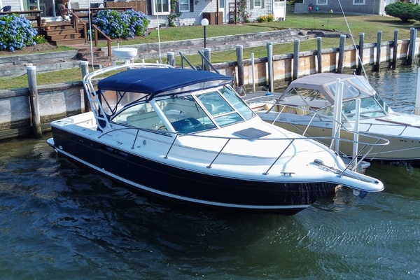 Photo of the 2001 Tiara Yachts 2900 Coronet