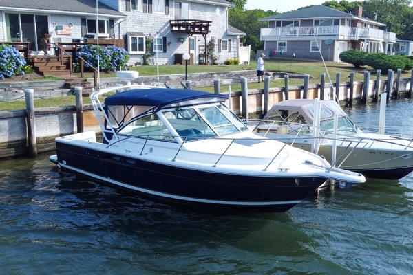 Photo of the 2001 Tiara Yachts 2900 Coronet