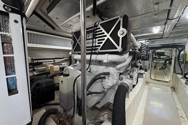 Sea Ray 560 Sedan Bridge Yacht For Sale