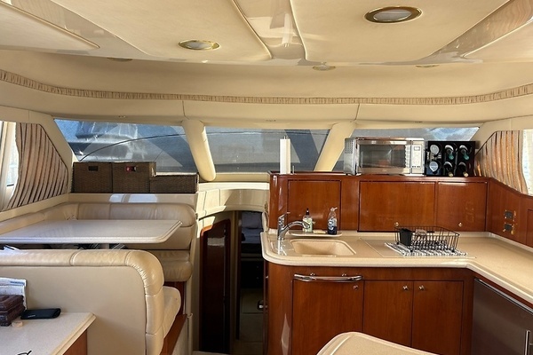 Sea Ray 560 Sedan Bridge Yacht For Sale
