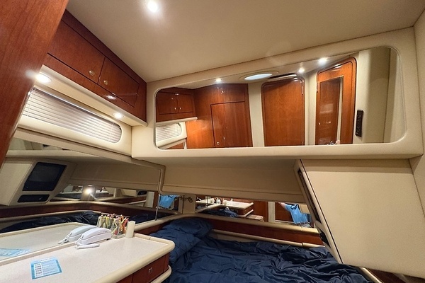 Sea Ray 560 Sedan Bridge Yacht For Sale