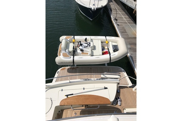 Photo of the 2017 Williams Jet Tenders Turbojet 325