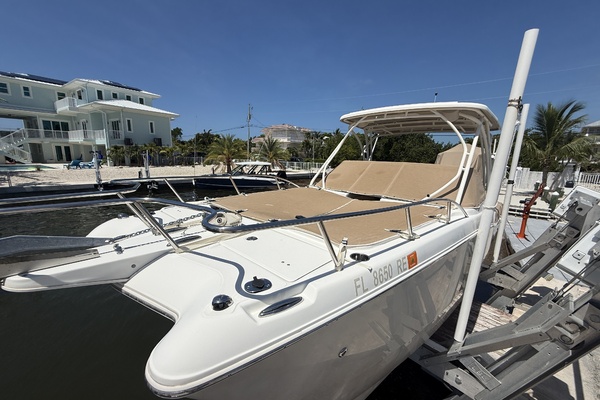 25ft World Cat Yacht For Sale