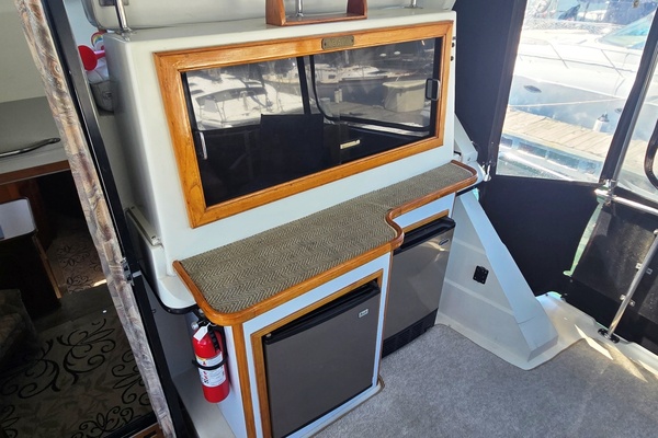 38ft Carver Yacht For Sale