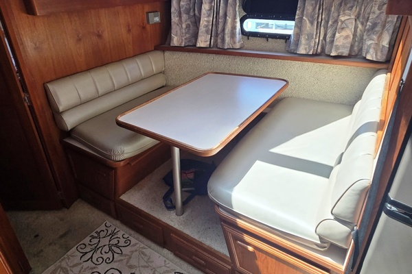 38ft Carver Yacht For Sale