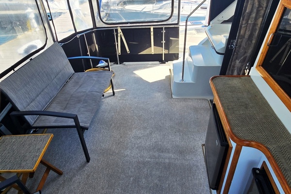 38ft Carver Yacht For Sale