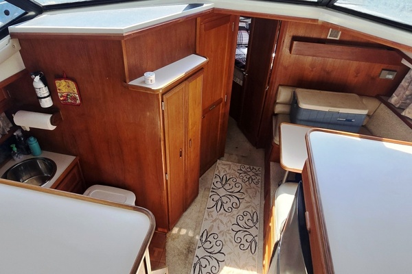 38ft Carver Yacht For Sale