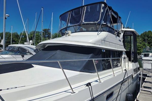 38ft Carver Yacht For Sale