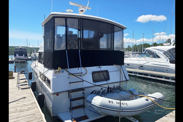 38ft Carver Yacht For Sale