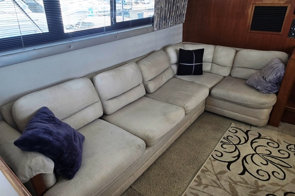 38ft Carver Yacht For Sale
