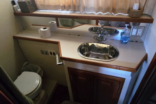 38ft Carver Yacht For Sale