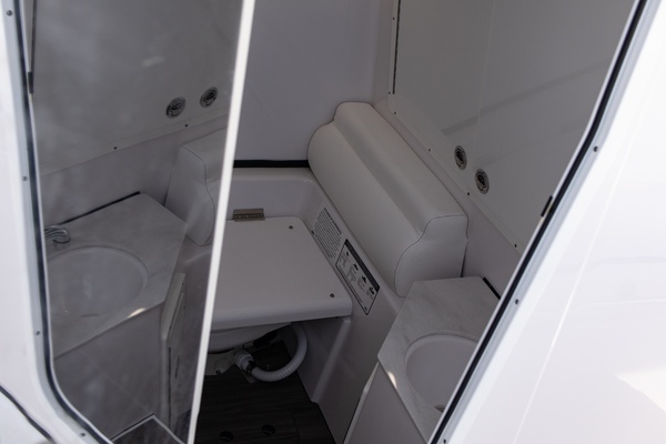 32ft Sportsman Yacht For Sale