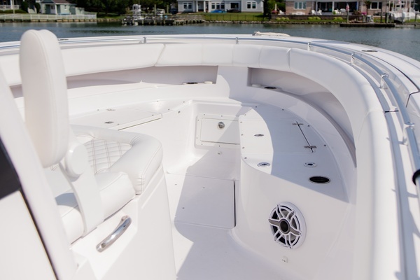 Sportsman 322 Center Console Yacht For Sale