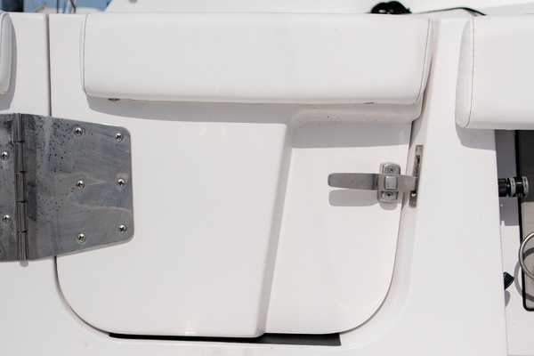 Sportsman 322 Center Console Yacht For Sale