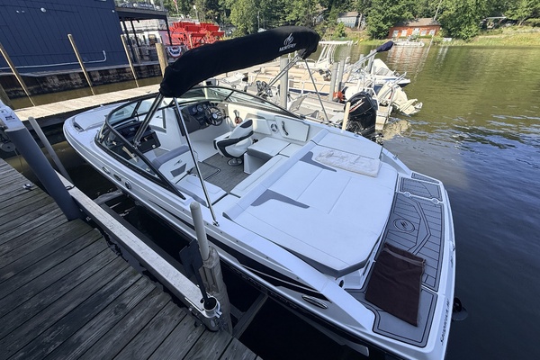 22ft Monterey Yacht For Sale