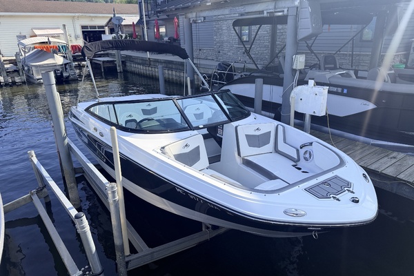 22ft Monterey Yacht For Sale