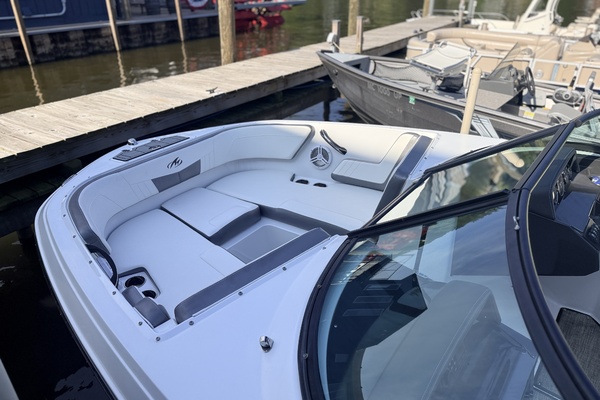 22ft Monterey Yacht For Sale
