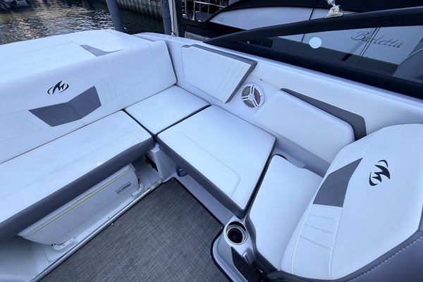 22ft Monterey Yacht For Sale