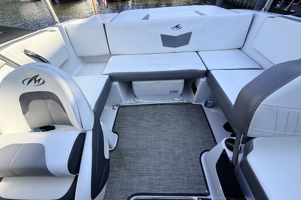 22ft Monterey Yacht For Sale