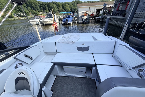 22ft Monterey Yacht For Sale