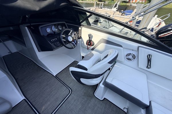 22ft Monterey Yacht For Sale