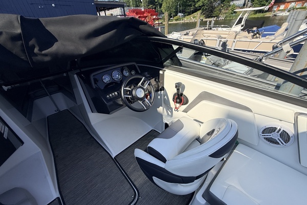 22ft Monterey Yacht For Sale