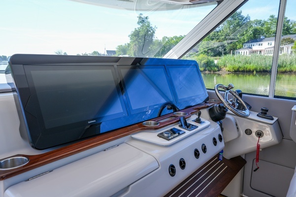 Regal LX43 Yacht For Sale