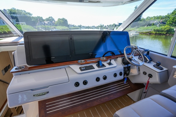 43ft Regal Yacht For Sale