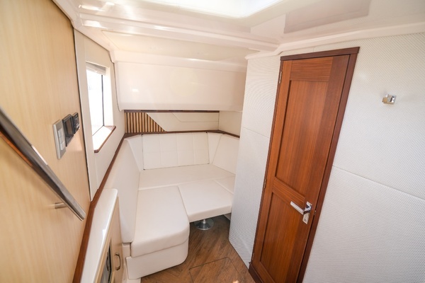 Regal LX43 Yacht For Sale
