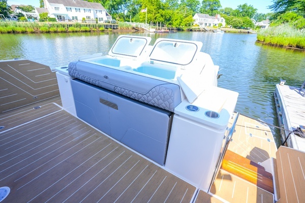 Regal LX43 Yacht For Sale