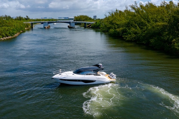 Schaefer 400 Sport Yacht For Sale