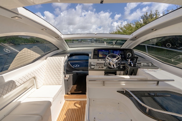 Schaefer 400 Sport Yacht For Sale