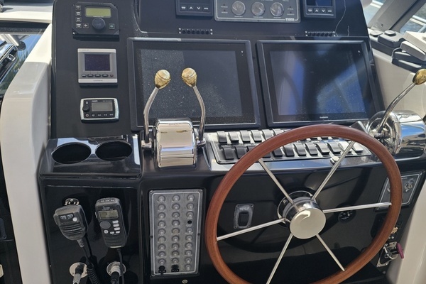2003 Tiara Yachts 38