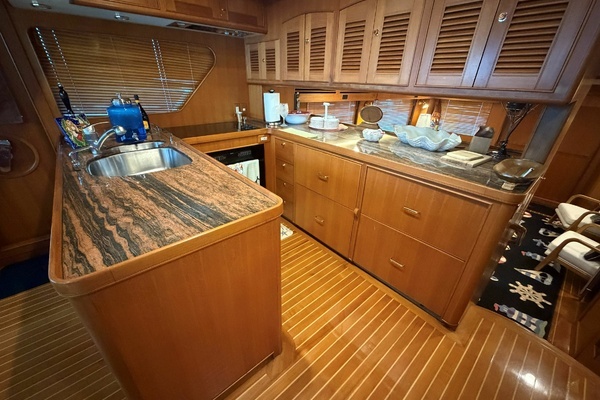 Photo of the 2007 Marlow Explorer 53C "BACCARAT"