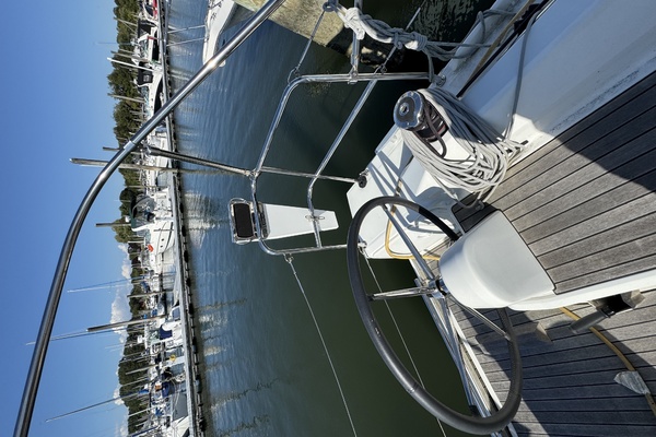 KAIFU 31ft Beneteau Yacht For Sale