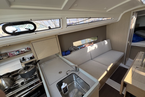 KAIFU 31ft Beneteau Yacht For Sale