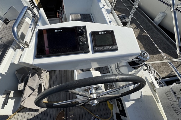 KAIFU 31ft Beneteau Yacht For Sale