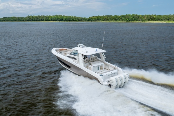 2017 Boston Whaler 42
