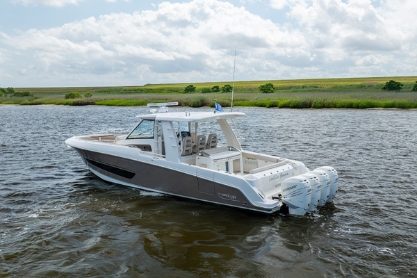 2017 Boston Whaler 42