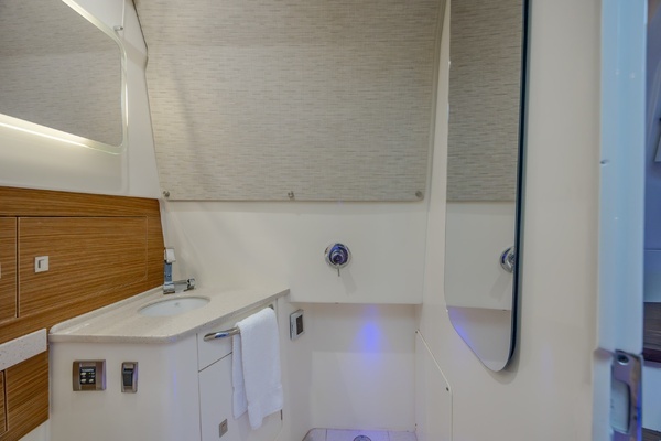 2017 Boston Whaler 42