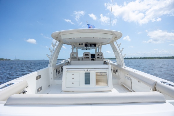 2017 Boston Whaler 42