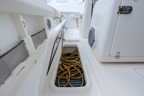 2017 Boston Whaler 42
